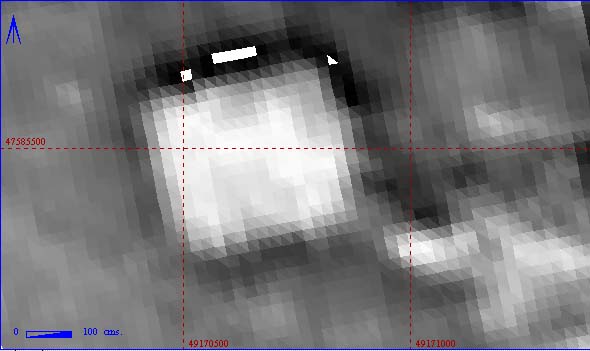  Detail of 1995 survey showing typical Grubenhaus magnetic anomaly.