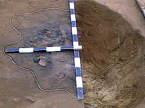 Ash pit containing the remnants of a pyre at Kehlen-Rennpaad 